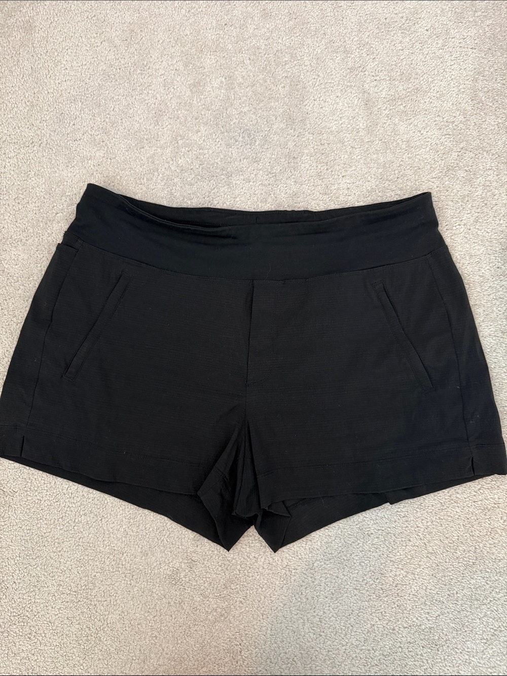 Athleta 14 black Trekkie North shorts